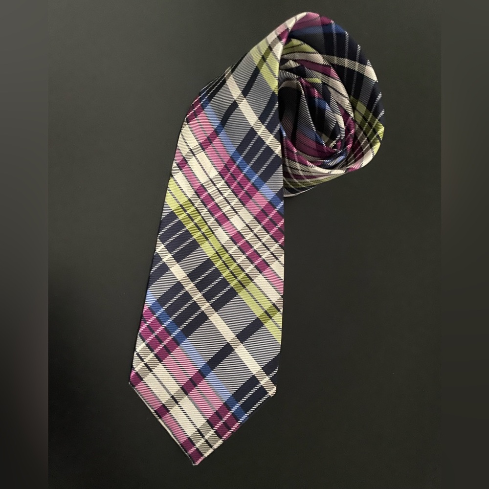 Beautiful Ted Baker 100% silk tie 
RN 121148 Excellent condition